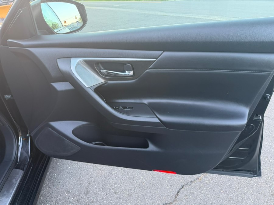 2017 Nissan Altima SV - Photo 16
