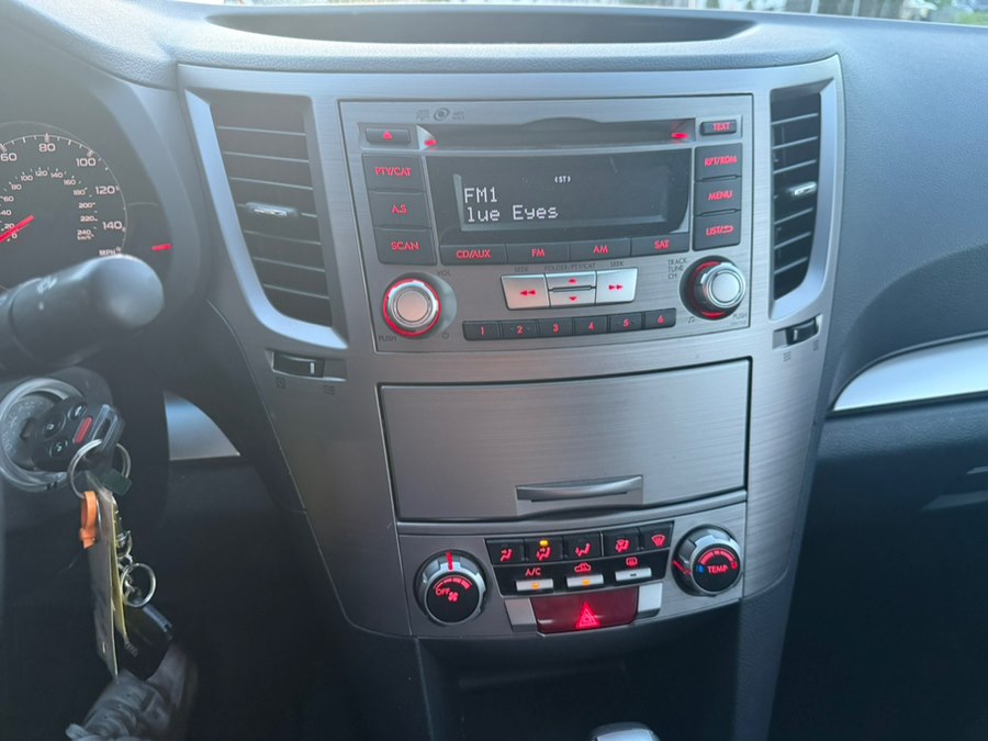 2013 Subaru Legacy I Premium - Photo 11