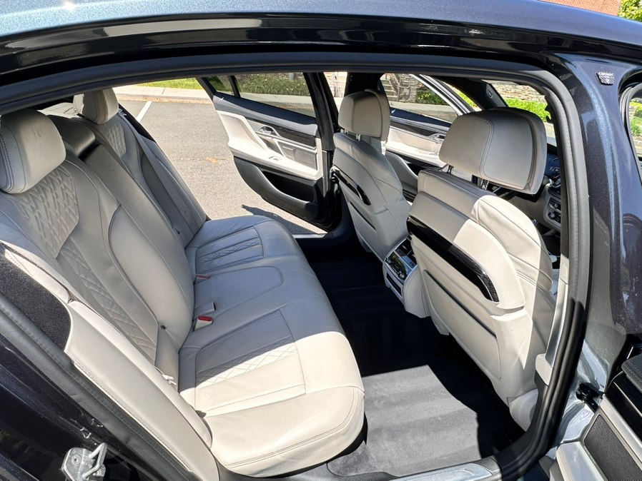 2016 BMW 7 Series 750i - Photo 27