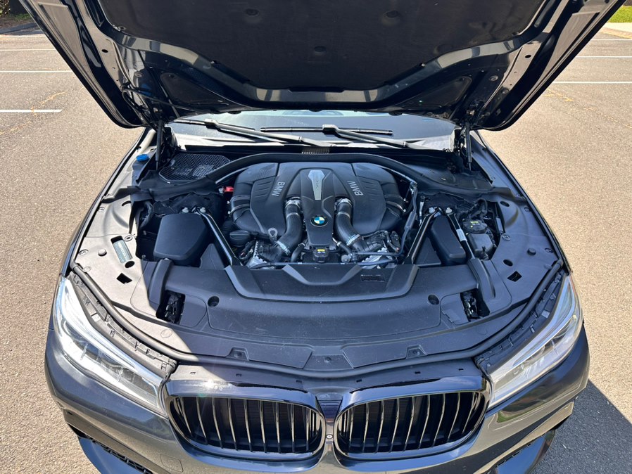 2016 BMW 7 Series 750i - Photo 37