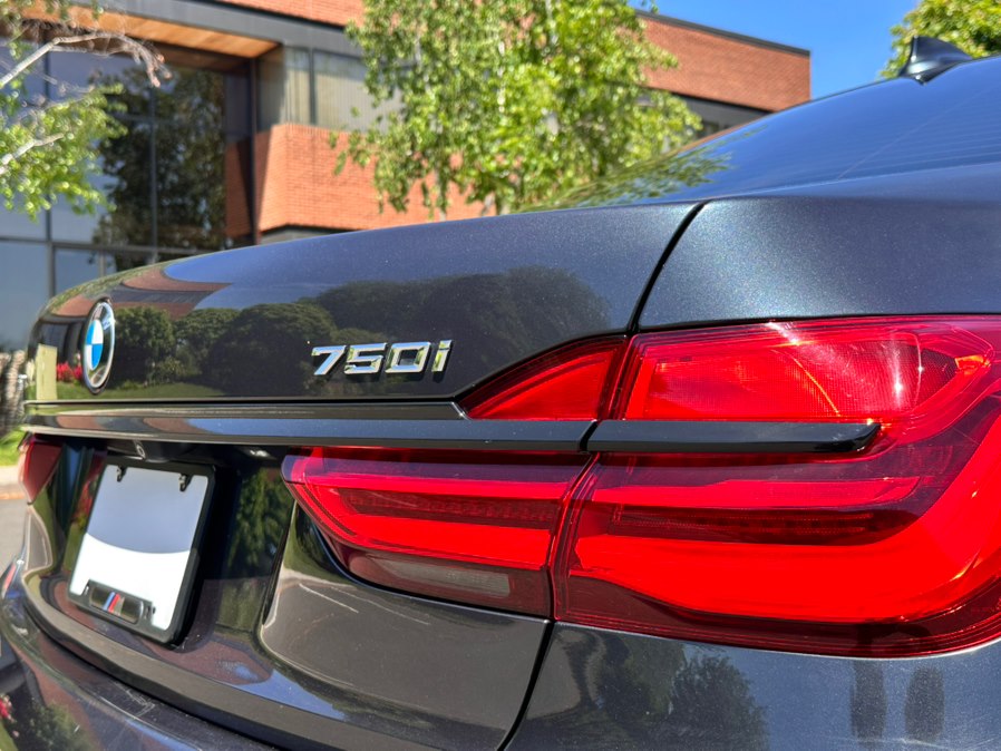 2016 BMW 7 Series 750i - Photo 39