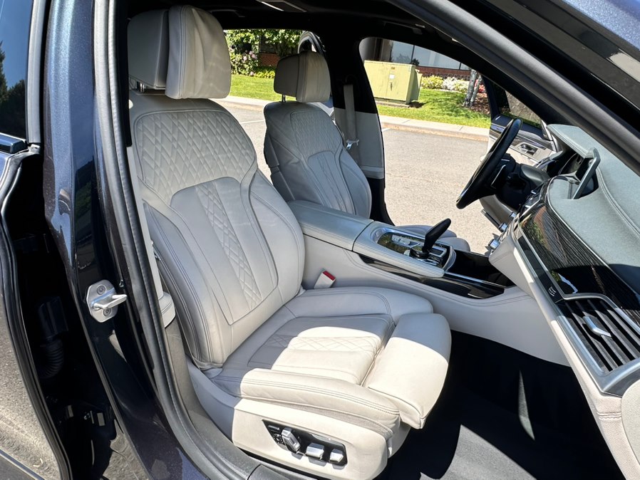 2016 BMW 7 Series 750i - Photo 26