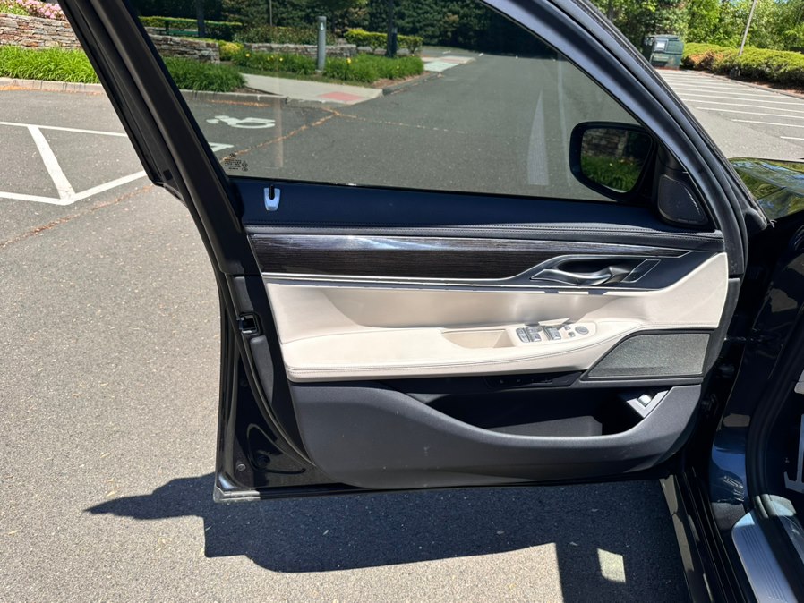 2016 BMW 7 Series 750i - Photo 21