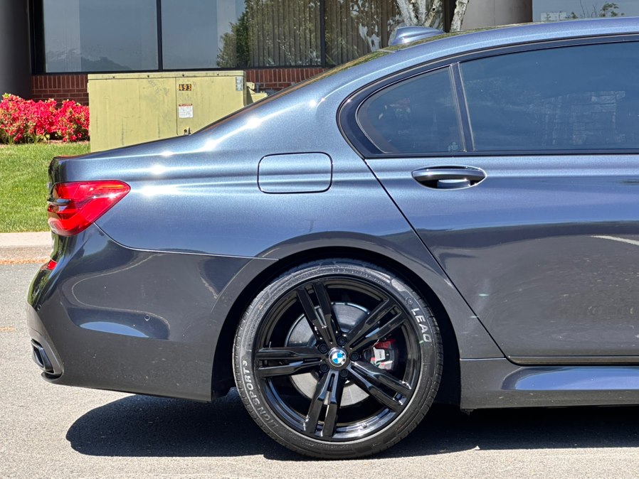 2016 BMW 7 Series 750i - Photo 6
