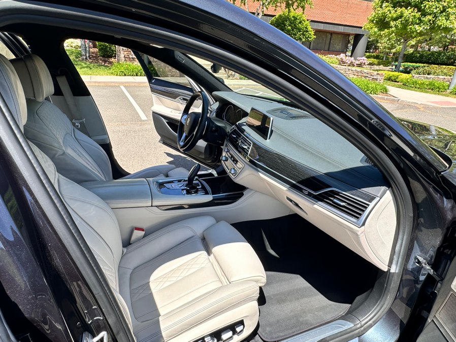 2016 BMW 7 Series 750i - Photo 23