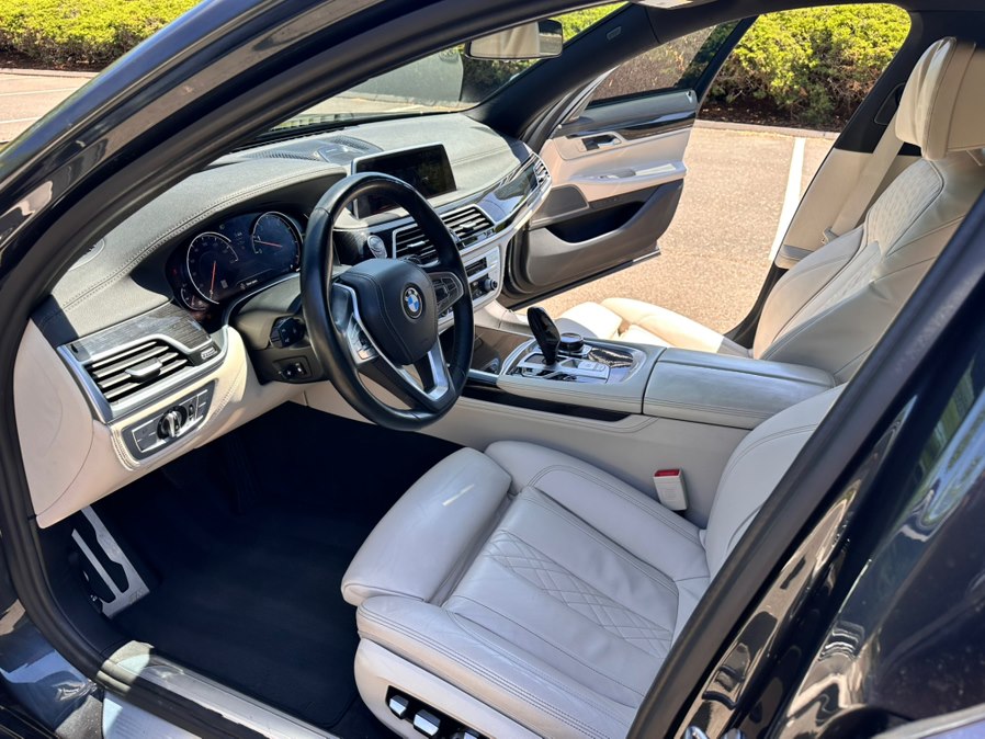 2016 BMW 7 Series 750i - Photo 20