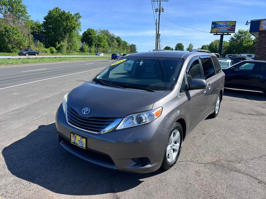 2015 Toyota Sienna LE 8-Passenger