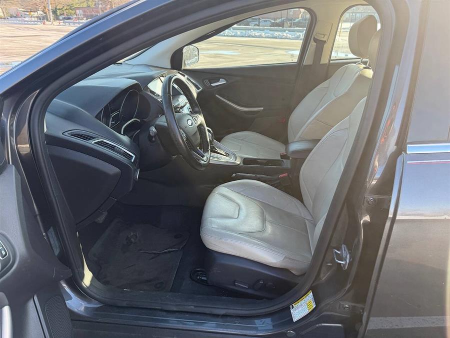 2015 Ford Focus Titanium - Photo 9