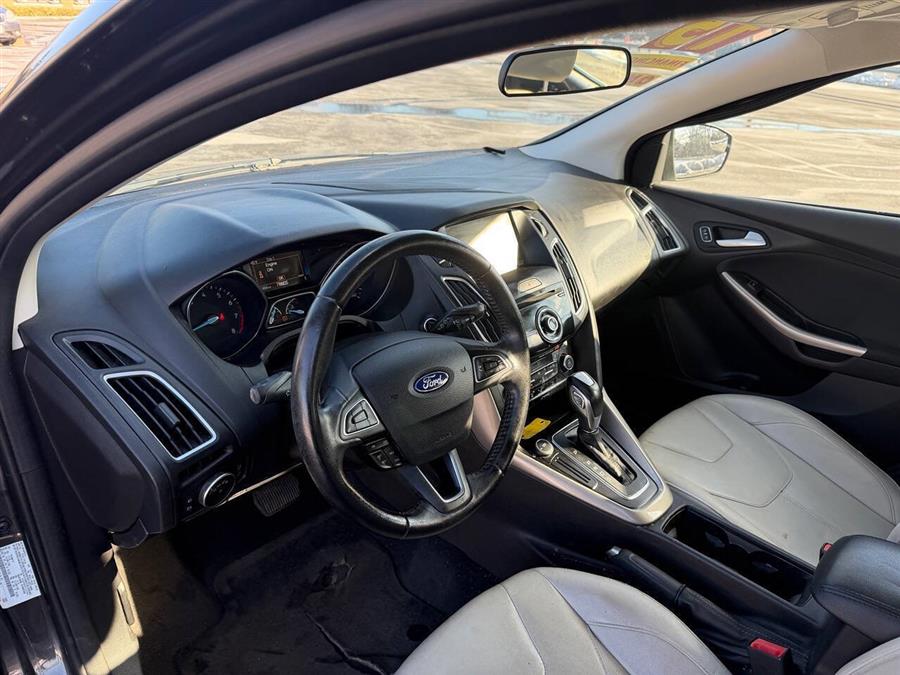 2015 Ford Focus Titanium - Photo 10