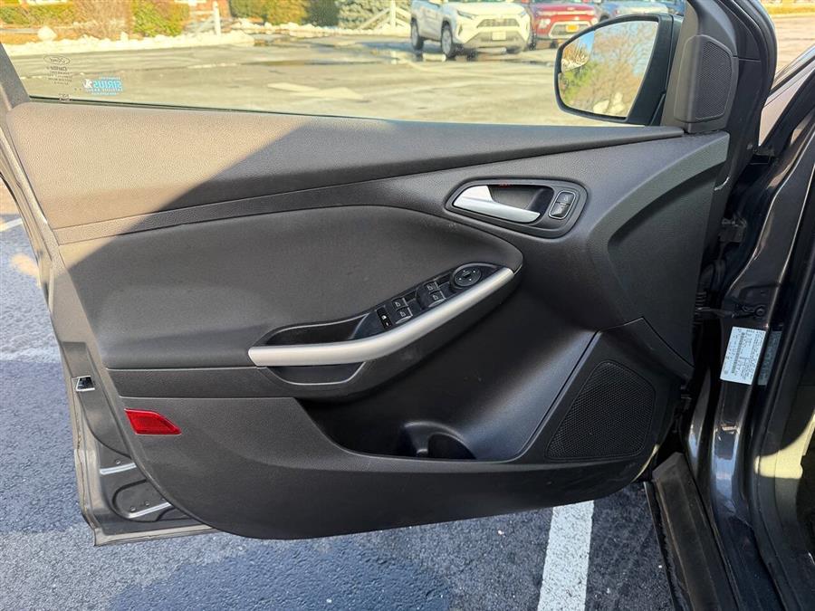 2015 Ford Focus Titanium - Photo 11