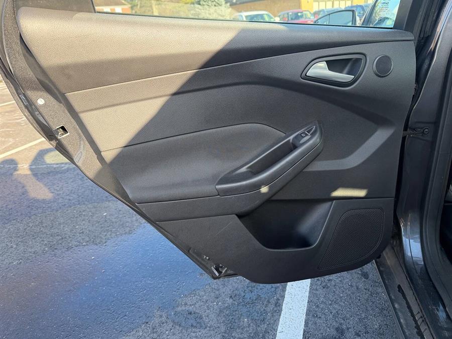 2015 Ford Focus Titanium - Photo 13