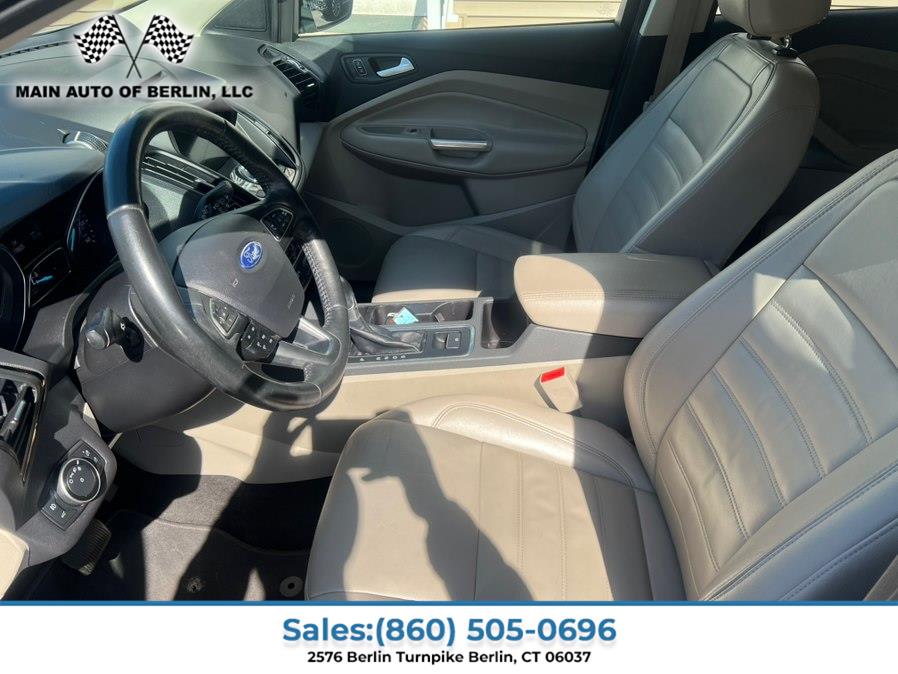 2017 Ford Escape Titanium - Photo 10