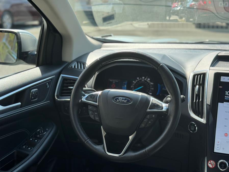 2023 Ford Edge Titanium - Photo 18
