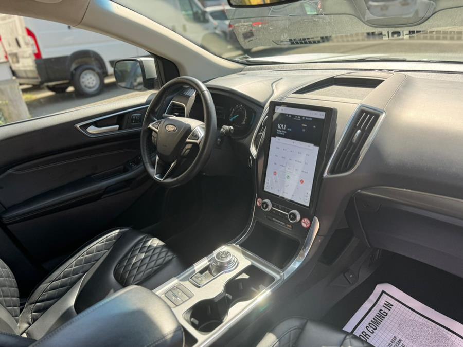2023 Ford Edge Titanium - Photo 17