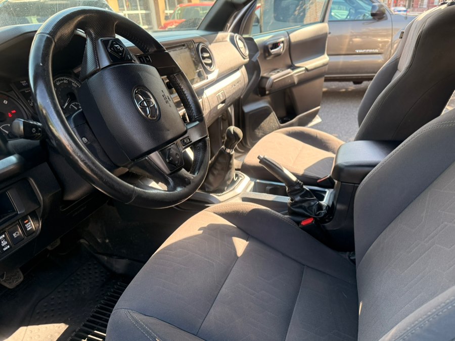 2018 Toyota Tacoma TRD Sport - Photo 11
