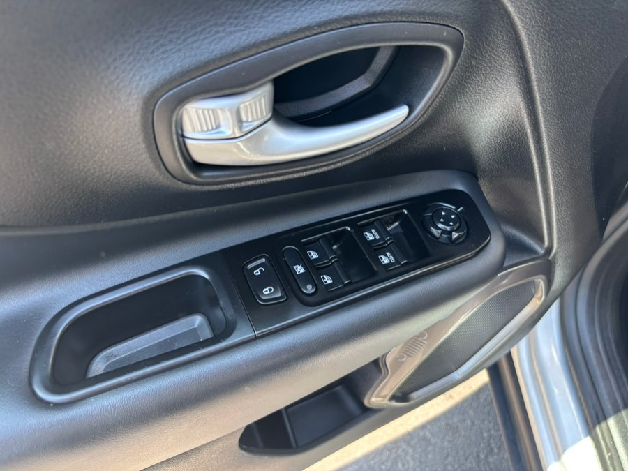 2020 Jeep Renegade Limited - Photo 9