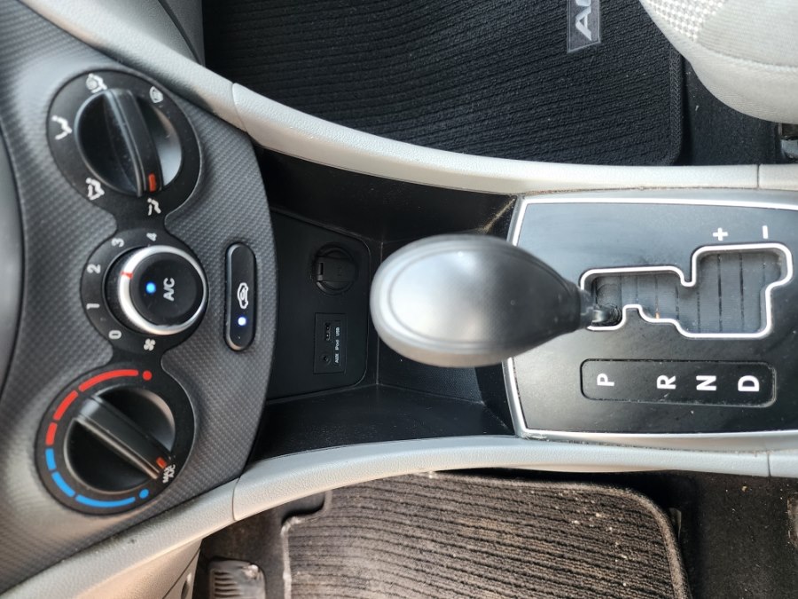2013 Hyundai Accent GS - Photo 13