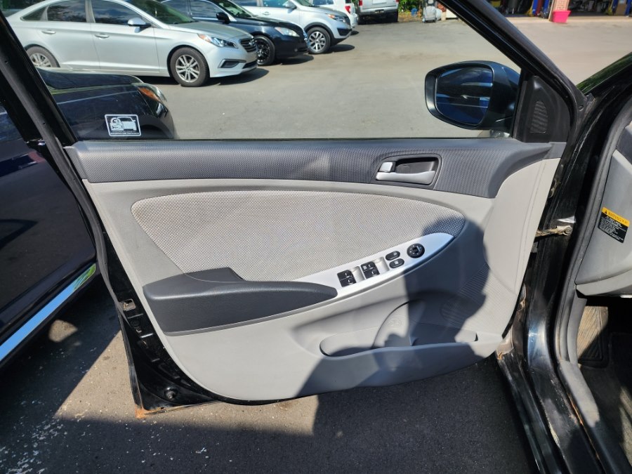 2013 Hyundai Accent GS - Photo 7