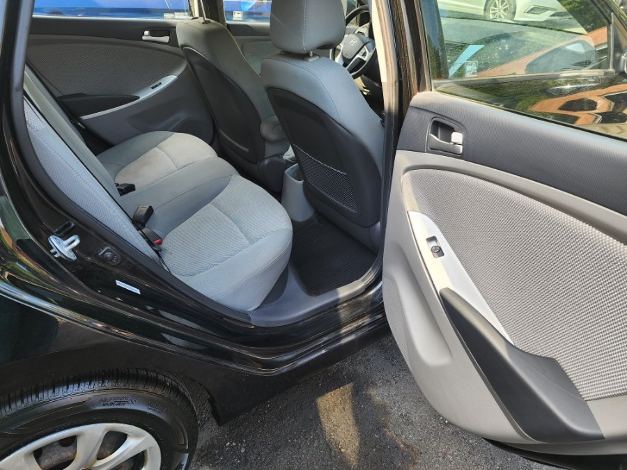 2013 Hyundai Accent GS - Photo 9