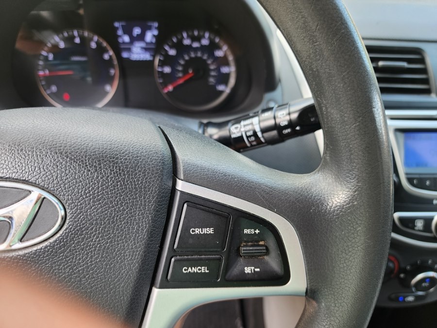 2013 Hyundai Accent GS - Photo 17