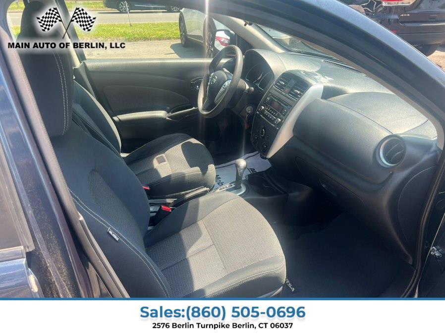 2016 Nissan Versa Sedan SV - Photo 13