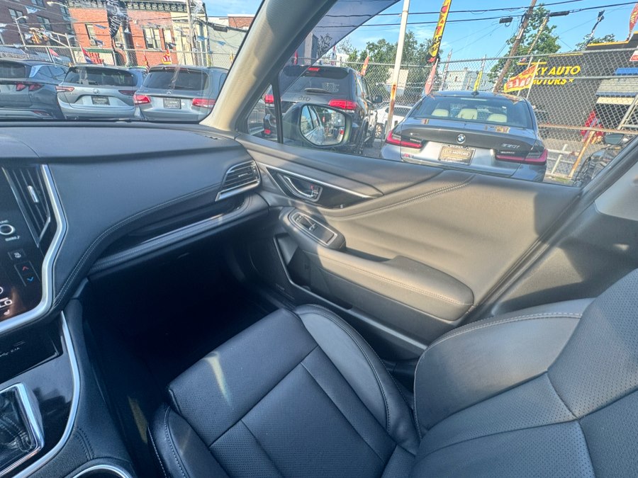 2020 Subaru Outback Limited - Photo 12