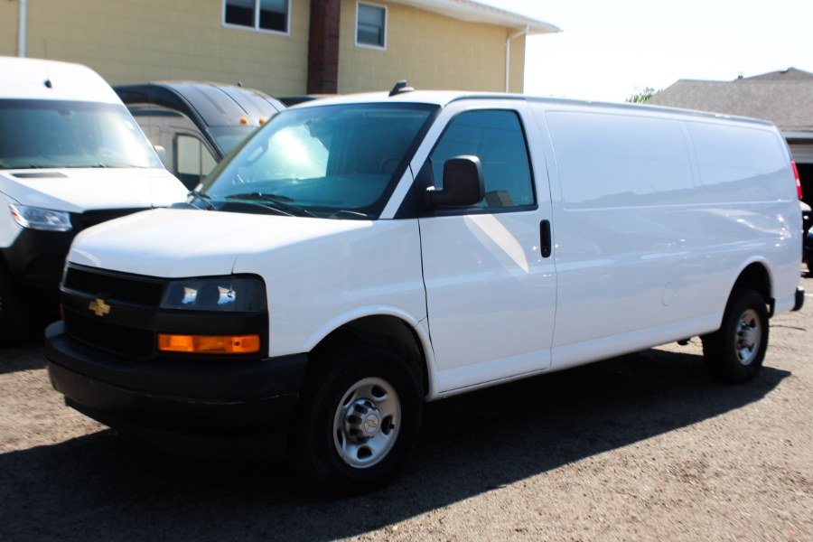 Summit White 2022 Chevrolet Express Cargo 2500 Extended RWD Van Rear-Wheel Drive Automatic