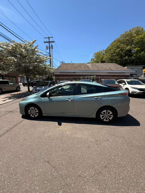 2017 Toyota Prius Three - Photo 14