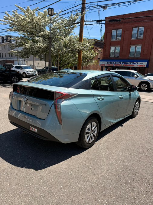 2017 Toyota Prius Three - Photo 8