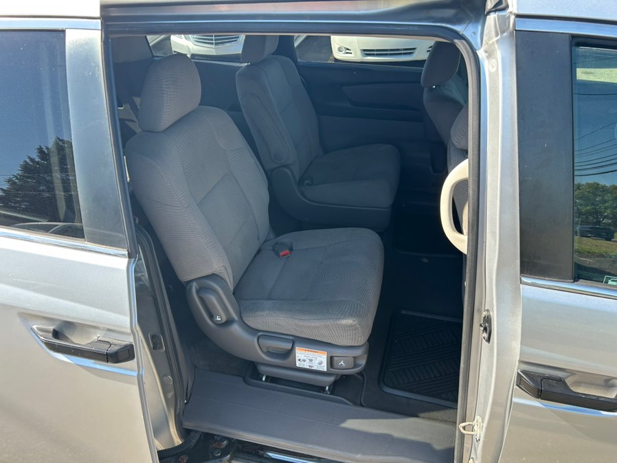 2012 Honda Odyssey LX - Photo 9