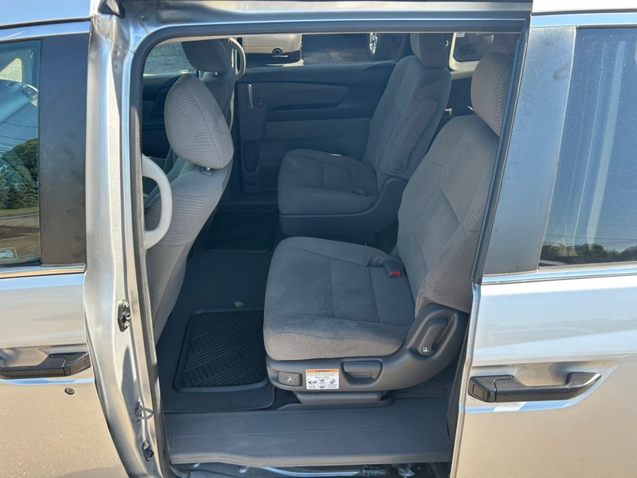 2012 Honda Odyssey LX - Photo 10