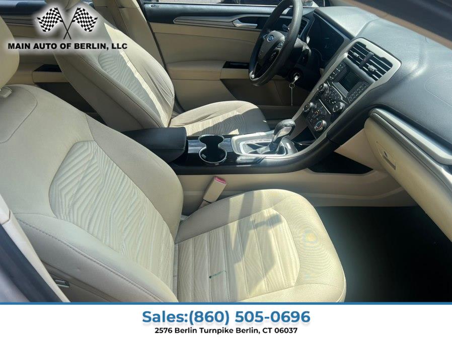 2016 Ford Fusion SE - Photo 13