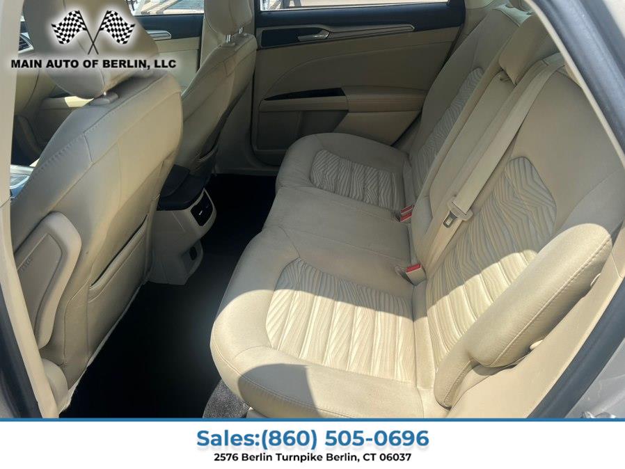 2016 Ford Fusion SE - Photo 12