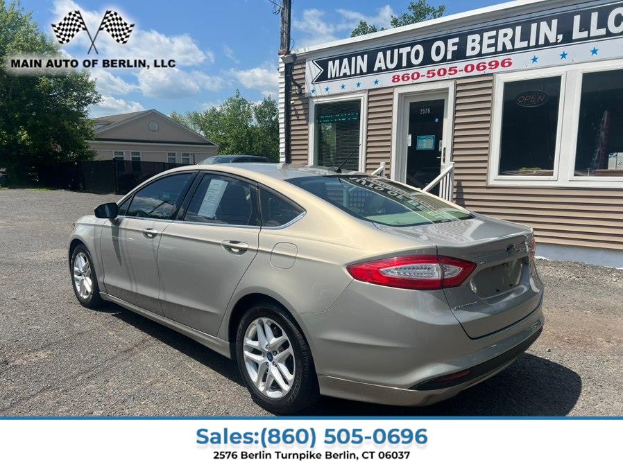 2016 Ford Fusion SE - Photo 9