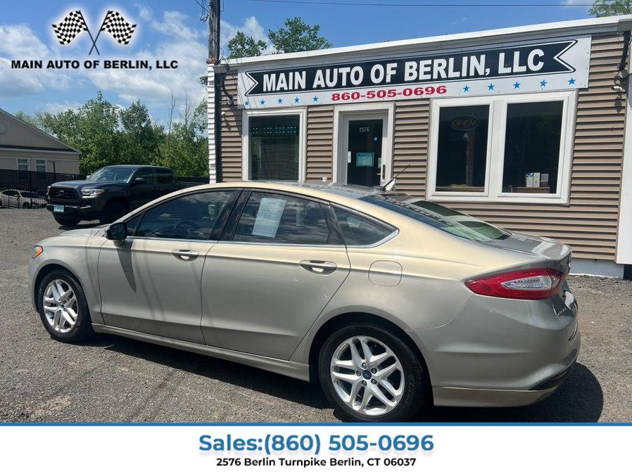 2016 Ford Fusion SE - Photo 10