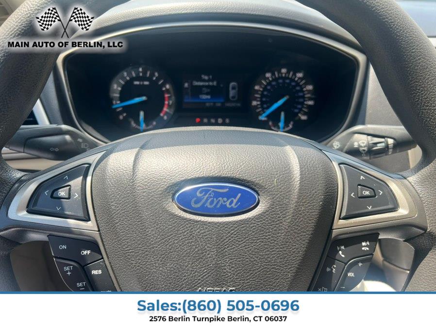 2016 Ford Fusion SE - Photo 16