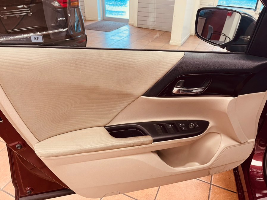 2017 Honda Accord LX - Photo 30