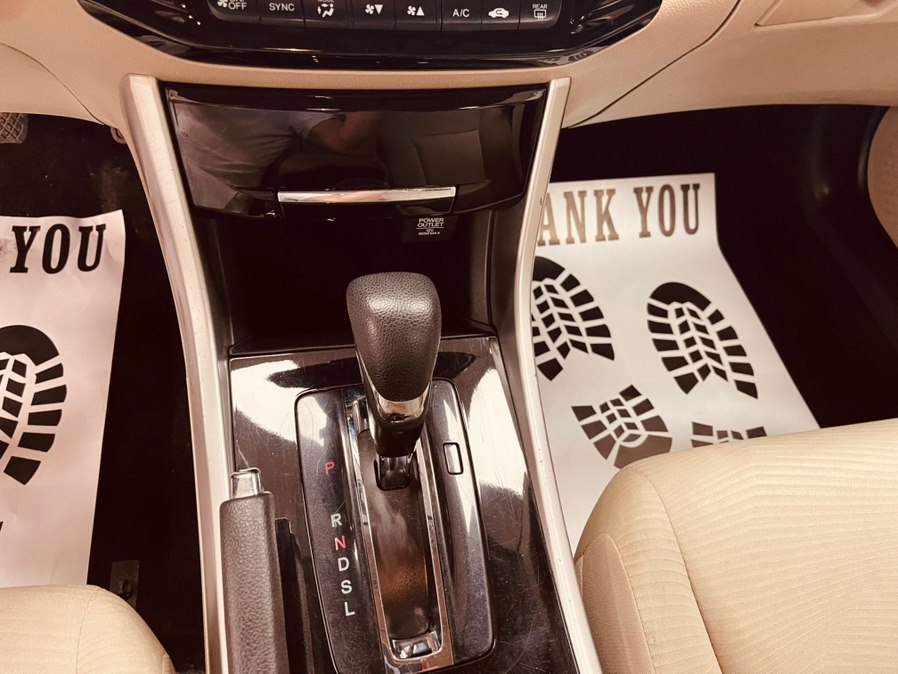 2017 Honda Accord LX - Photo 28