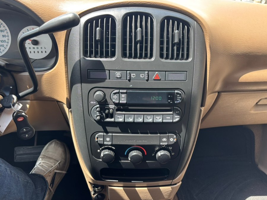 2003 Dodge Caravan SE - Photo 12