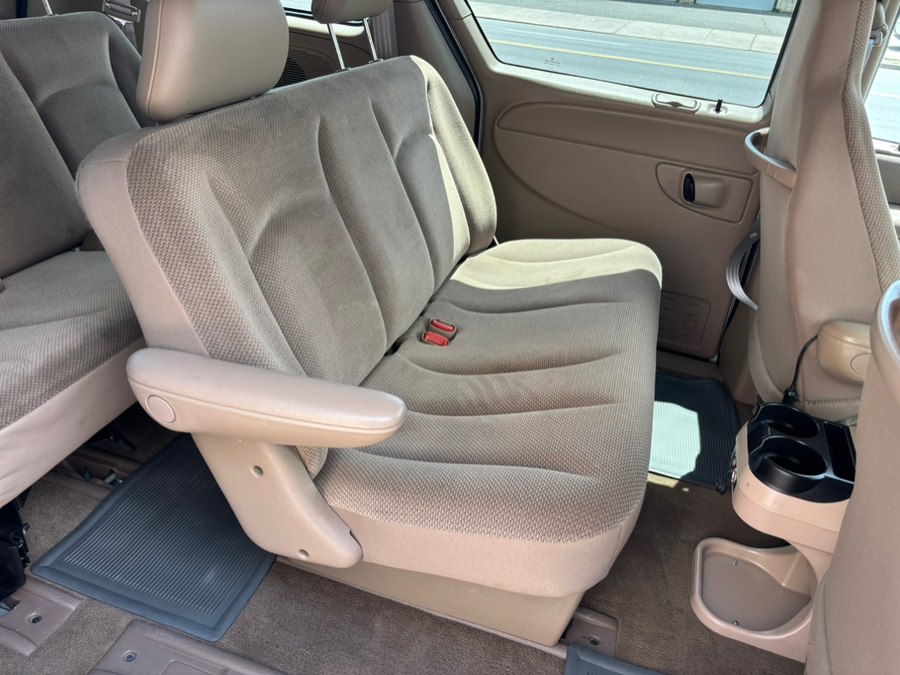 2003 Dodge Caravan SE - Photo 16