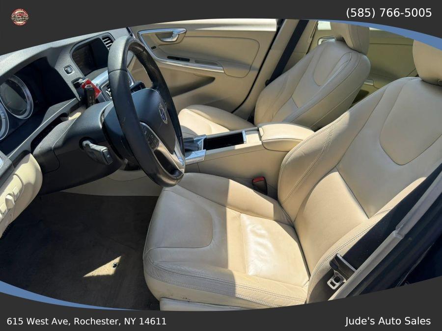 Volvo S60 photo 17