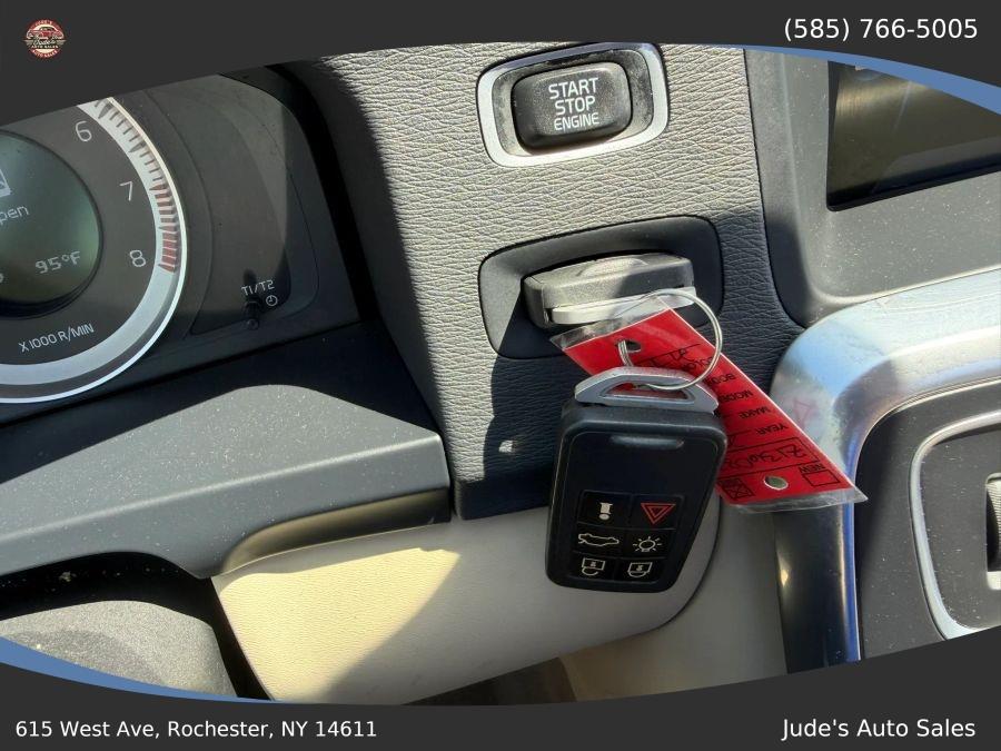 Volvo S60 photo 22