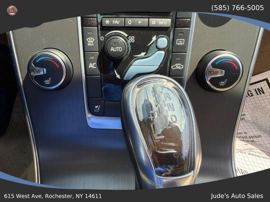 Volvo S60 photo 23