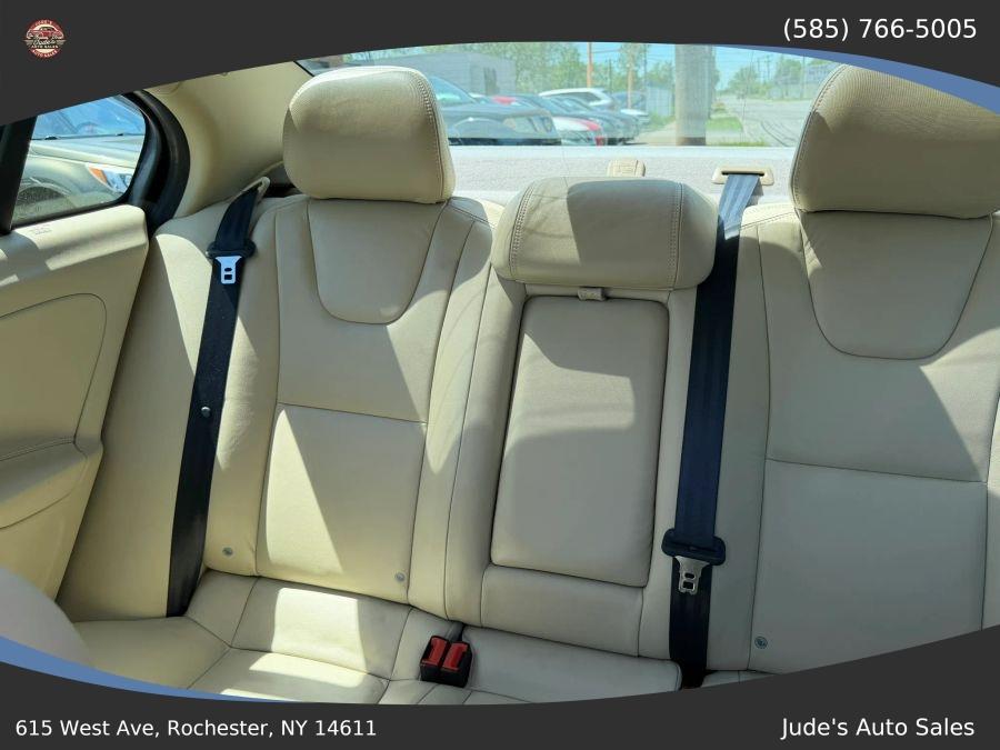 Volvo S60 photo 25