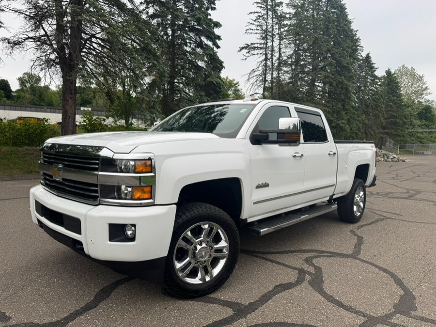 White 2017 Chevrolet Silverado 2500HD High Country Crew Cab 4WD Pickup Truck Four-Wheel Drive Automatic