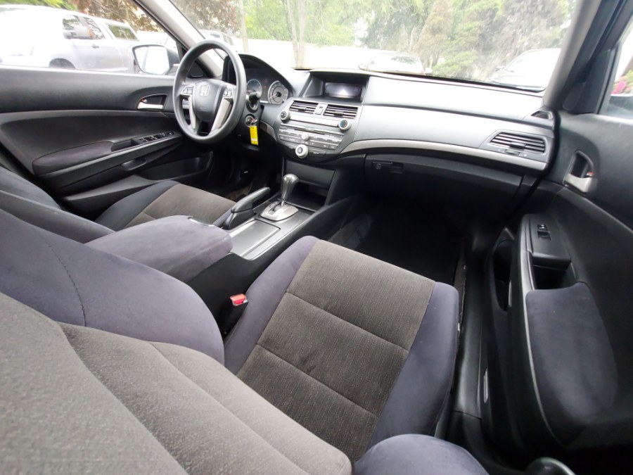 2010 Honda Accord LX - Photo 10