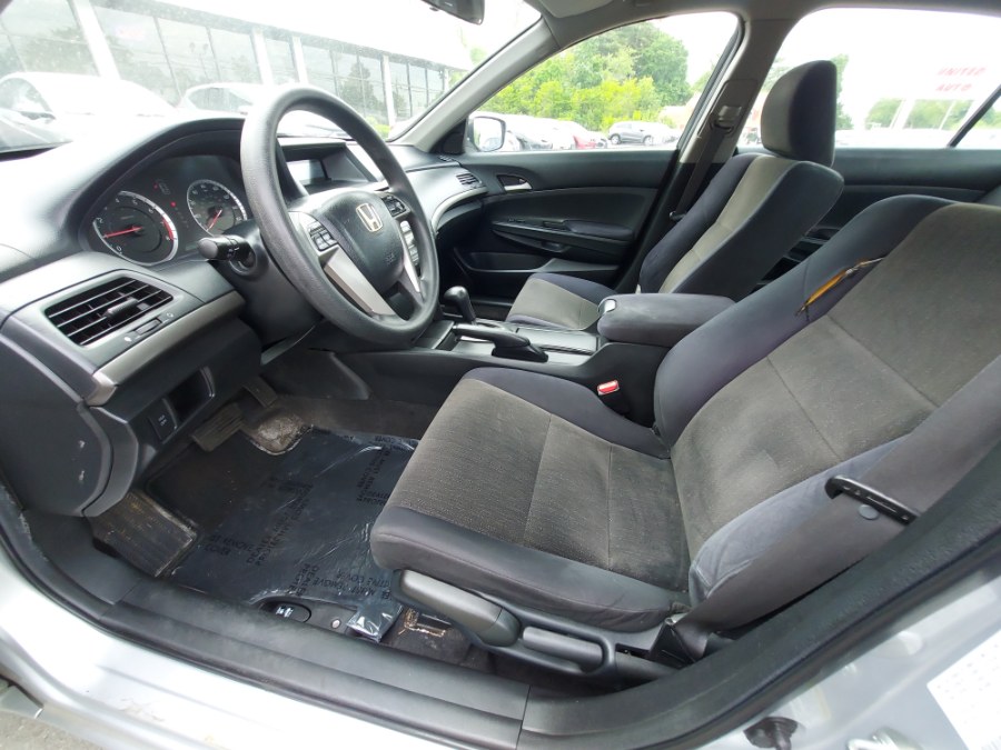 2010 Honda Accord LX - Photo 6
