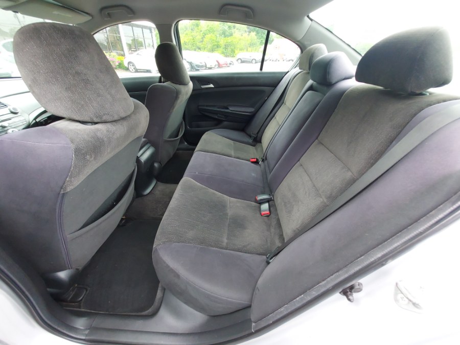 2010 Honda Accord LX - Photo 8
