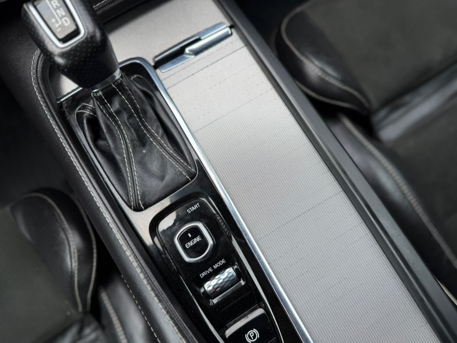 2017 Volvo XC90 R-Design - Photo 32