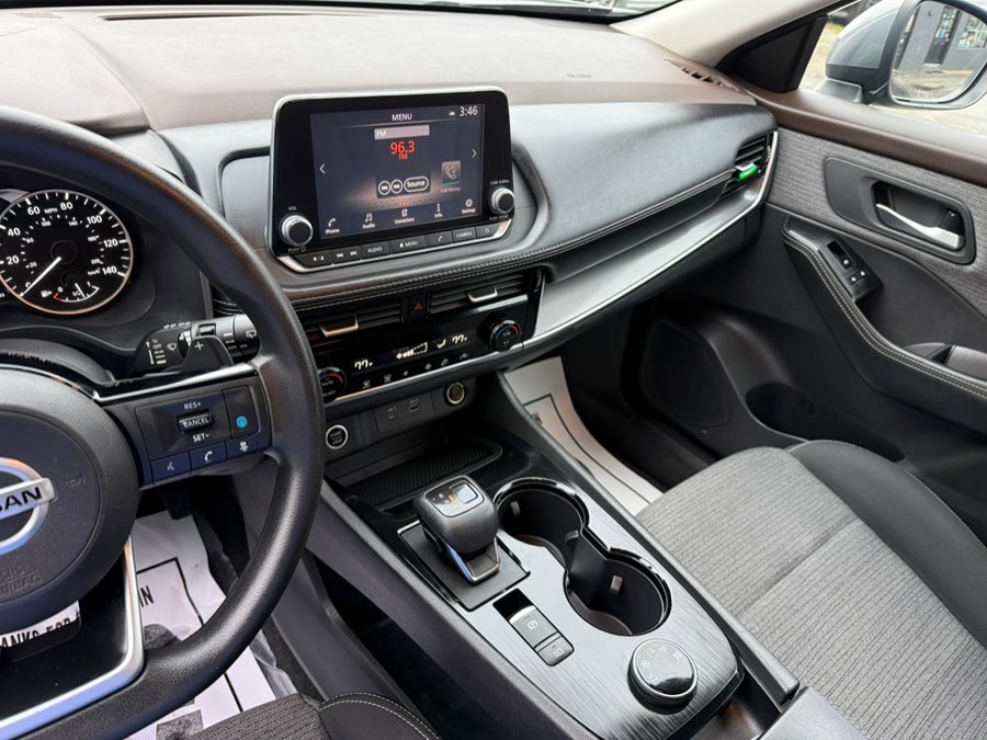 2021 Nissan Rogue SV - Photo 18